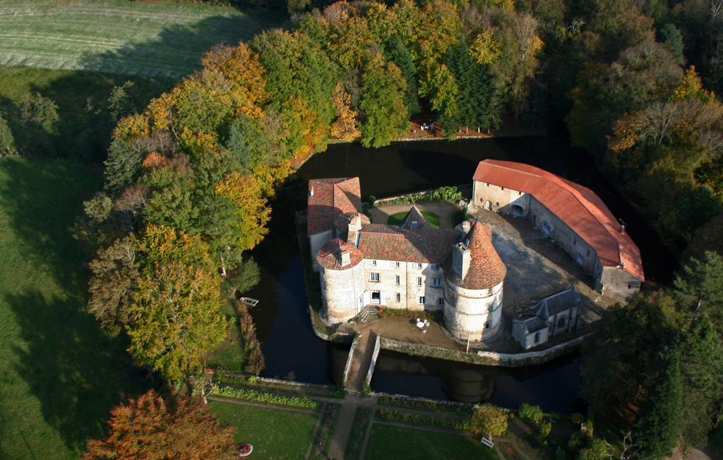 La Loge Du Chateau Saint-Dier-d'Auvergne Экстерьер фото